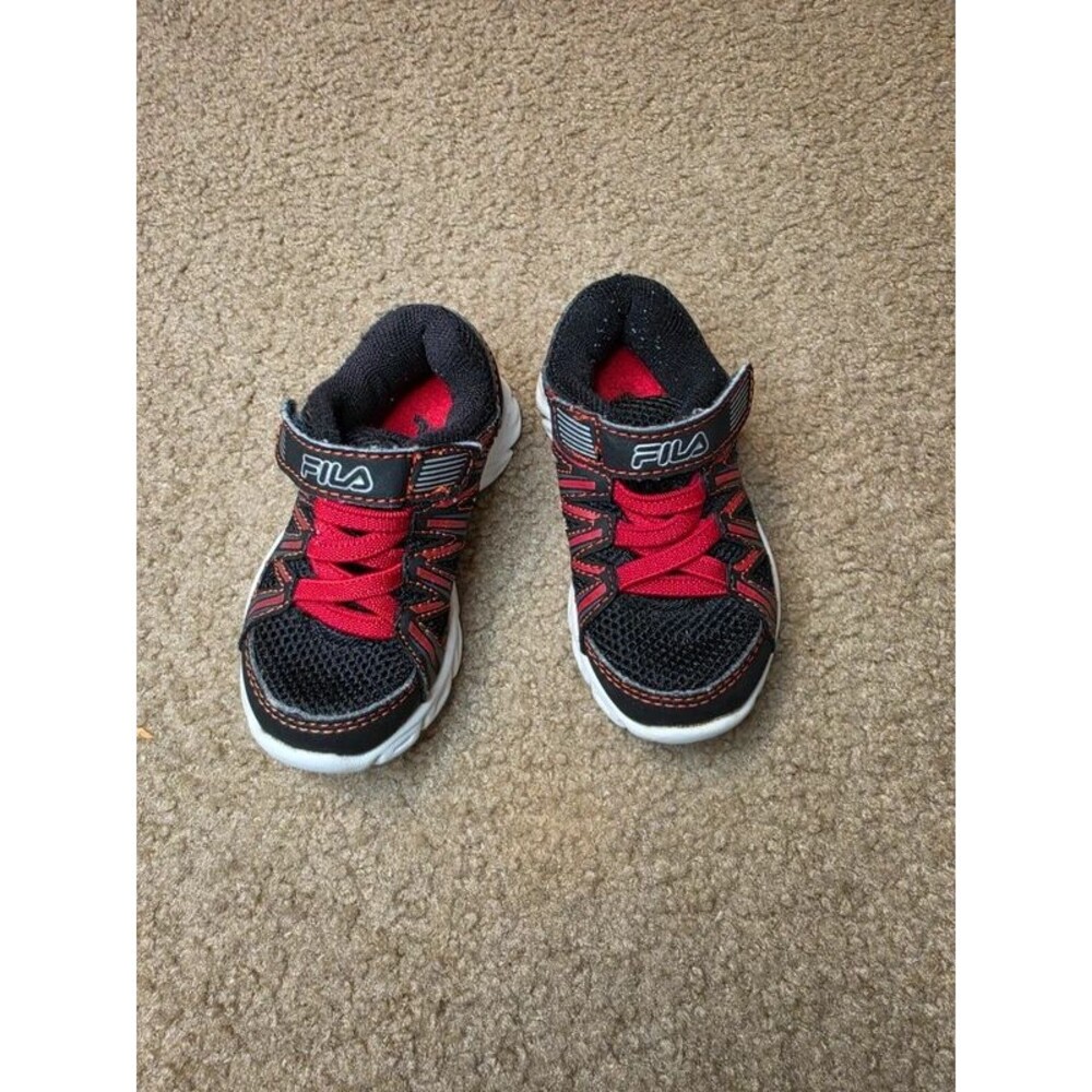 Fila Boys Black & Red Strap Athletic Sneakers - Size 5 Toddler